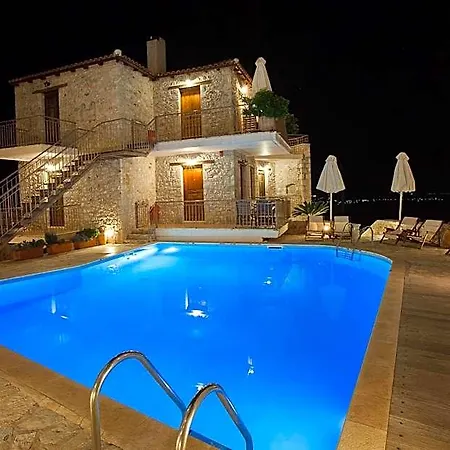 Otel Anigraia Ástros