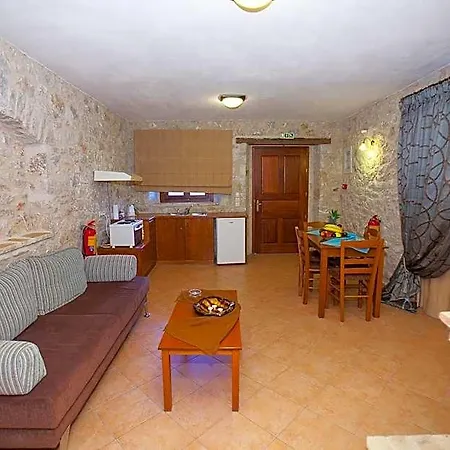 Otel Anigraia 3*