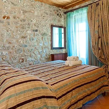 Otel Anigraia Ástros