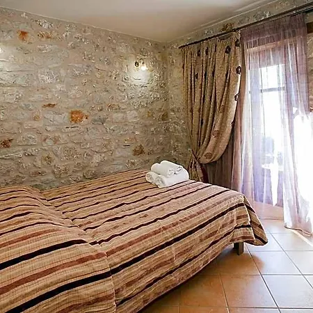 Otel Anigraia