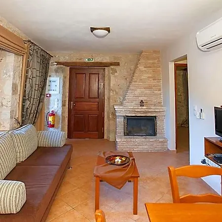 Otel Anigraia 3*